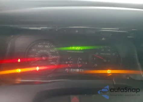 2008 Ford Crown Victoria Police Interceptor z USA, uszkodzony, nr VIN 2FAFP71VX8X131304